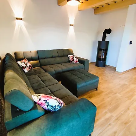 Banicky Dom - Stolna Apartment *