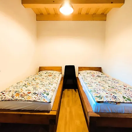 Banicky Dom - Stolna Apartment Špania Dolina